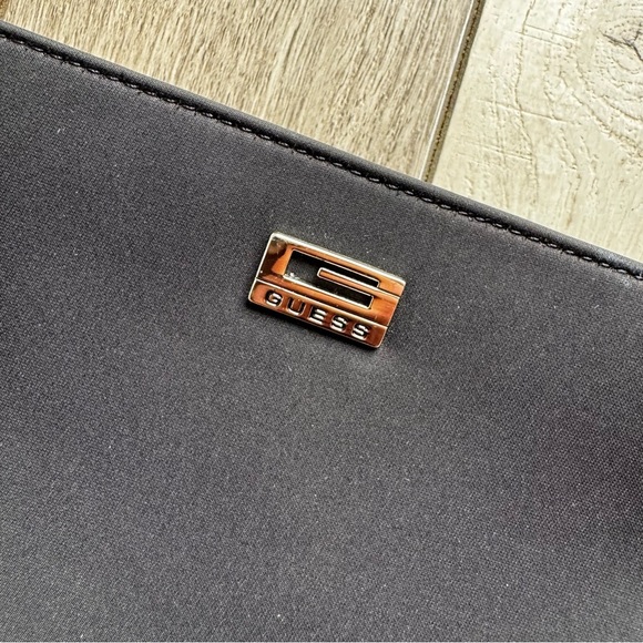 Guess Crossbody Bag Y2k | Excellent Condition - Picture 3 of 10